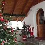 Alpenhof - Ruhige Wohlfuehloase Zwischen Muenchen, Dem Fuenf-seenland Und Den Bergen, In S-bahnnaehe Ξενοδοχείο