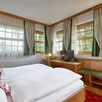 Alpenhof - Ruhige Wohlfuehloase Zwischen Muenchen, Dem Fuenf-seenland Und Den Bergen, In S-bahnnaehe Ξενοδοχείο