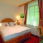 Alpenhof - Ruhige Wohlfuehloase Zwischen Muenchen, Dem Fuenf-seenland Und Den Bergen, In S-bahnnaehe Ξενοδοχείο 4*