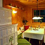 Alpenhof - Ruhige Wohlfuehloase Zwischen Muenchen, Dem Fuenf-seenland Und Den Bergen, In S-bahnnaehe 4*