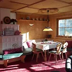 Alpenhof - Ruhige Wohlfuehloase Zwischen Muenchen, Dem Fuenf-seenland Und Den Bergen, In S-bahnnaehe 4*