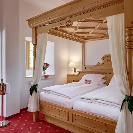 Alpenhof - Ruhige Wohlfühloase Im Fünf-seenland In S-bahnnähe Hotel