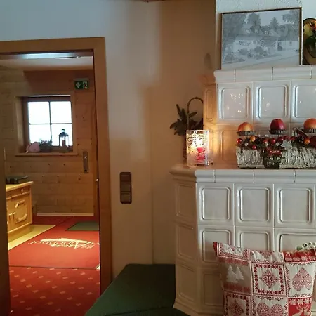 Hotel Alpenhof - Ruhige Wohlfühloase Im Fünf-seenland In S-bahnnähe 4*