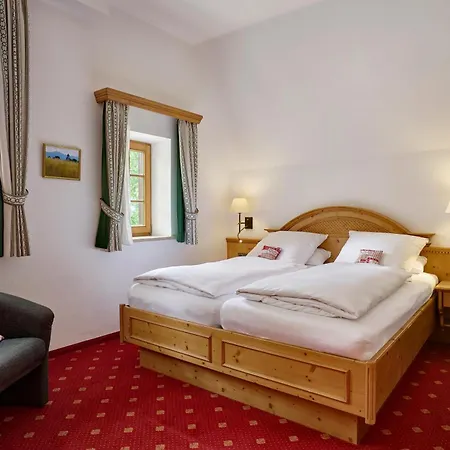 Alpenhof - Ruhige Wohlfühloase Im Fünf-seenland In S-bahnnähe 4*