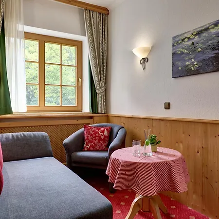 Alpenhof - Ruhige Wohlfühloase Im Fünf-seenland In S-bahnnähe 4* Gauting