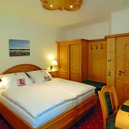 Alpenhof - Ruhige Wohlfühloase Im Fünf-seenland In S-bahnnähe Hotel Gauting