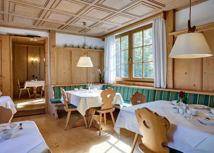 Alpenhof - Ruhige Wohlfühloase Im Fünf-seenland In S-bahnnähe 4*