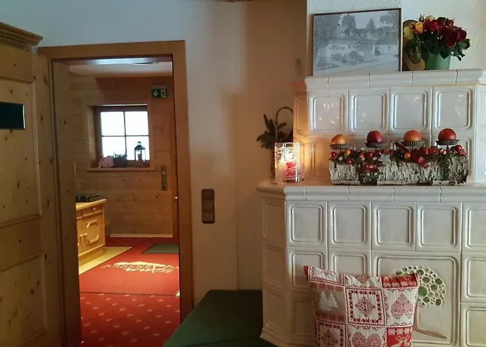 Hotel Alpenhof - Ruhige Wohlfühloase Im Fünf-seenland In S-bahnnähe 4*