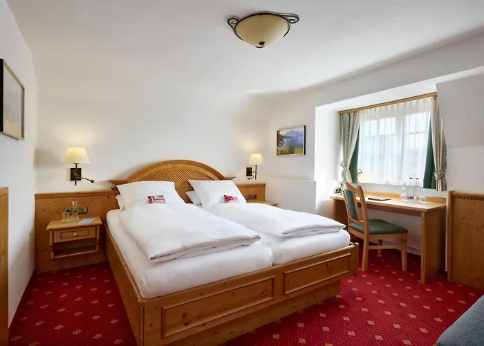 Alpenhof - Ruhige Wohlfühloase Im Fünf-seenland In S-bahnnähe Hotel 4*