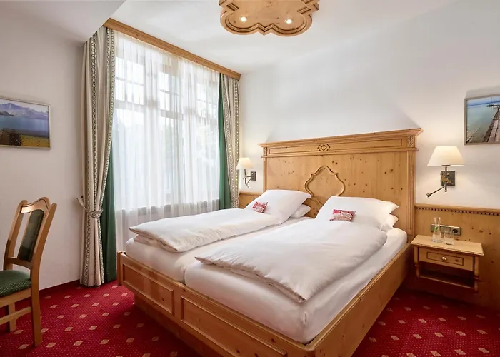 Hotel Alpenhof - Ruhige Wohlfühloase Im Fünf-seenland In S-bahnnähe 4*