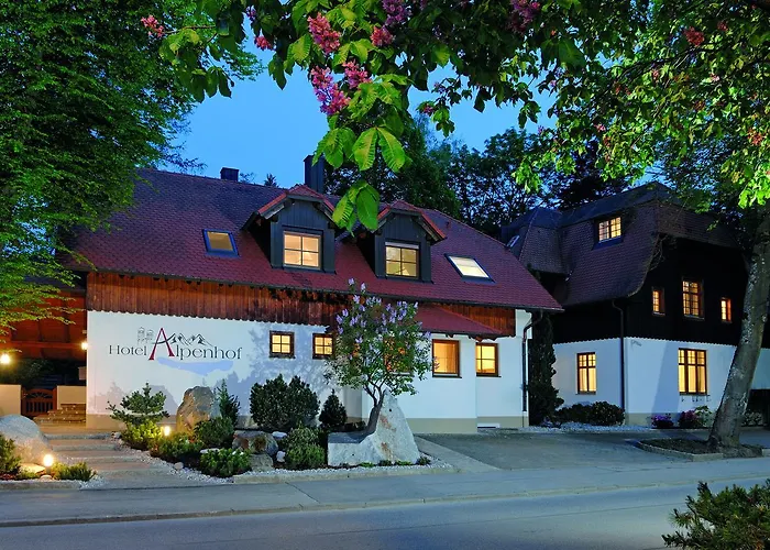 Alpenhof - Ruhige Wohlfühloase Im Fünf-seenland In S-bahnnähe Hotel