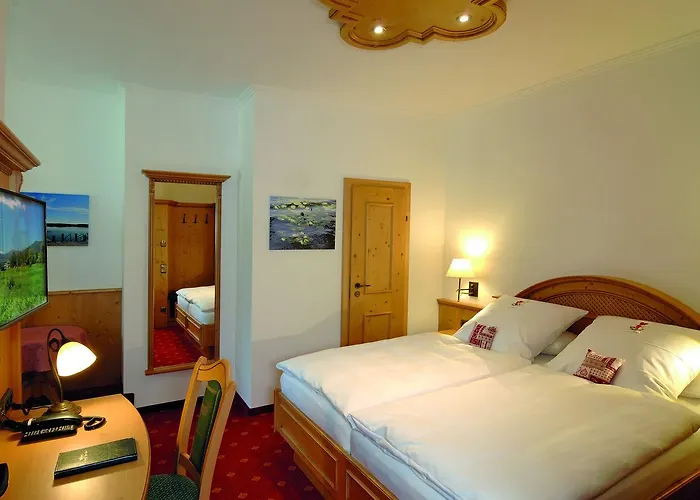 Hotel Alpenhof - Ruhige Wohlfühloase Im Fünf-seenland In S-bahnnähe Gauting