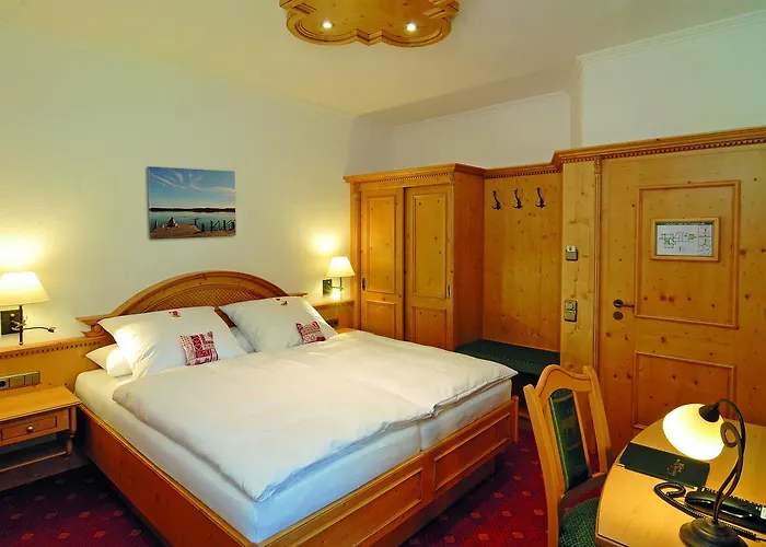 Alpenhof - Ruhige Wohlfühloase Im Fünf-seenland In S-bahnnähe Hotel Gauting