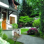 Ξενοδοχείο Alpenhof - Ruhige Wohlfuehloase Zwischen Muenchen, Dem Fuenf-seenland Und Den Bergen, In S-bahnnaehe