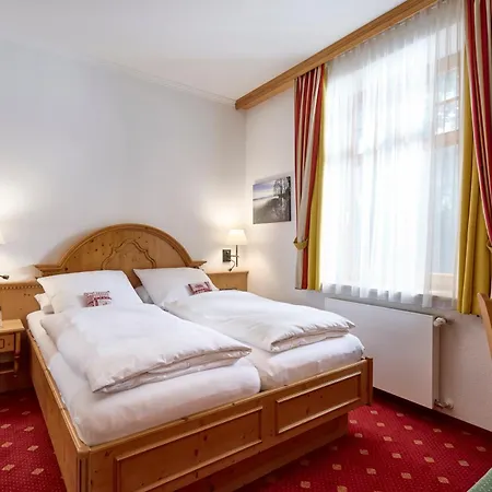 Alpenhof - Ruhige Wohlfuehloase Zwischen Muenchen, Dem Fuenf-seenland Und Den Bergen, In S-bahnnaehe