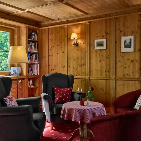 Alpenhof - Ruhige Wohlfuehloase Zwischen Muenchen, Dem Fuenf-seenland Und Den Bergen, In S-bahnnaehe Szálloda Gauting
