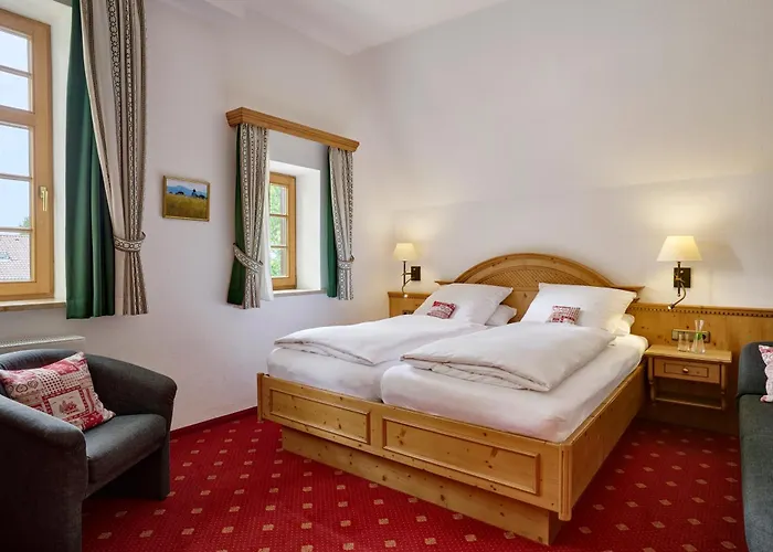 Alpenhof - Ruhige Wohlfuehloase Zwischen Muenchen, Dem Fuenf-seenland Und Den Bergen, In S-bahnnaehe 4*