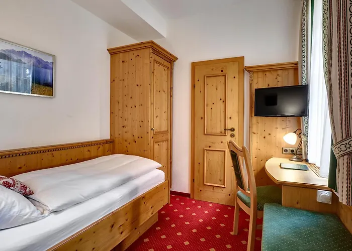 Alpenhof - Ruhige Wohlfuehloase Zwischen Muenchen, Dem Fuenf-seenland Und Den Bergen, In S-bahnnaehe Otel