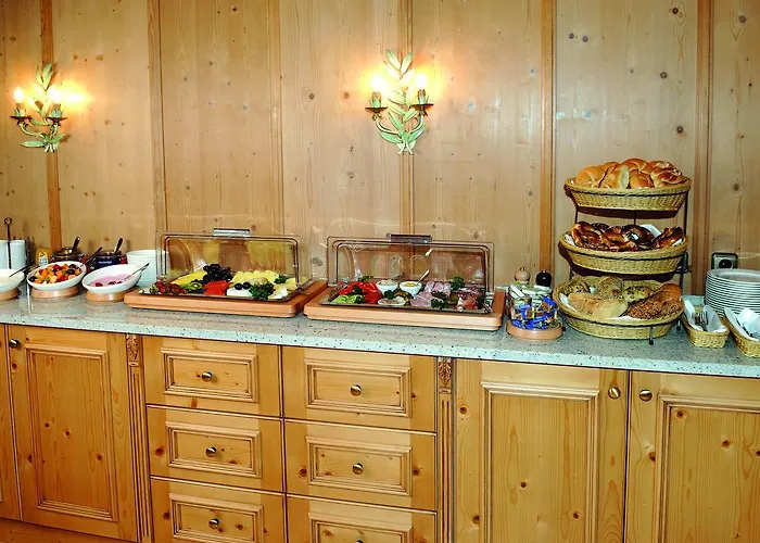 Alpenhof - Ruhige Wohlfuehloase Zwischen Muenchen, Dem Fuenf-seenland Und Den Bergen, In S-bahnnaehe Otel 4*
