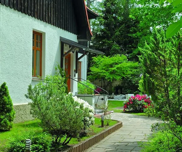 Alpenhof - Ruhige Wohlfuehloase Zwischen Muenchen, Dem Fuenf-seenland Und Den Bergen, In S-bahnnaehe 4* Gauting