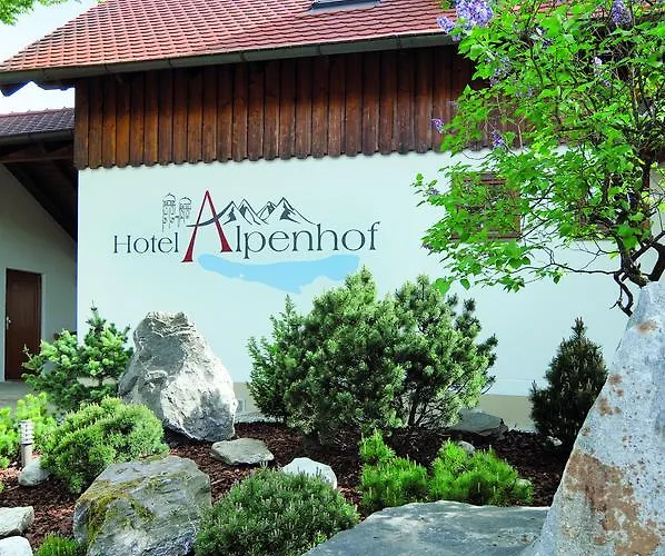 Alpenhof - Ruhige Wohlfuehloase Zwischen Muenchen, Dem Fuenf-seenland Und Den Bergen, In S-bahnnaehe 4*