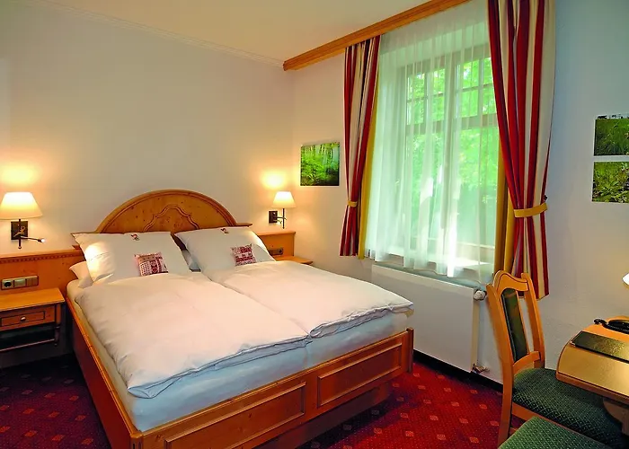 Alpenhof - Ruhige Wohlfuehloase Zwischen Muenchen, Dem Fuenf-seenland Und Den Bergen, In S-bahnnaehe Otel 4*